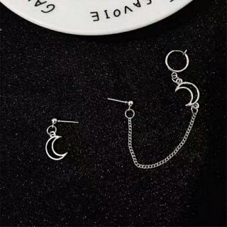 ต่างหูหนีบแบบห้อยโซ่พระจันทร์ • Moon Chain Ear cuff