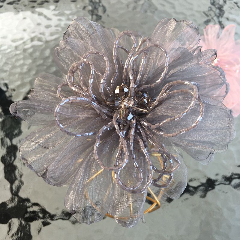 แผ่นลูกปัดคริสตัล ลายดอกไม้ แฮนด์เมด สําหรับตกแต่งชุดแต่งงาน DIY จํานวน 1 ชิ้น