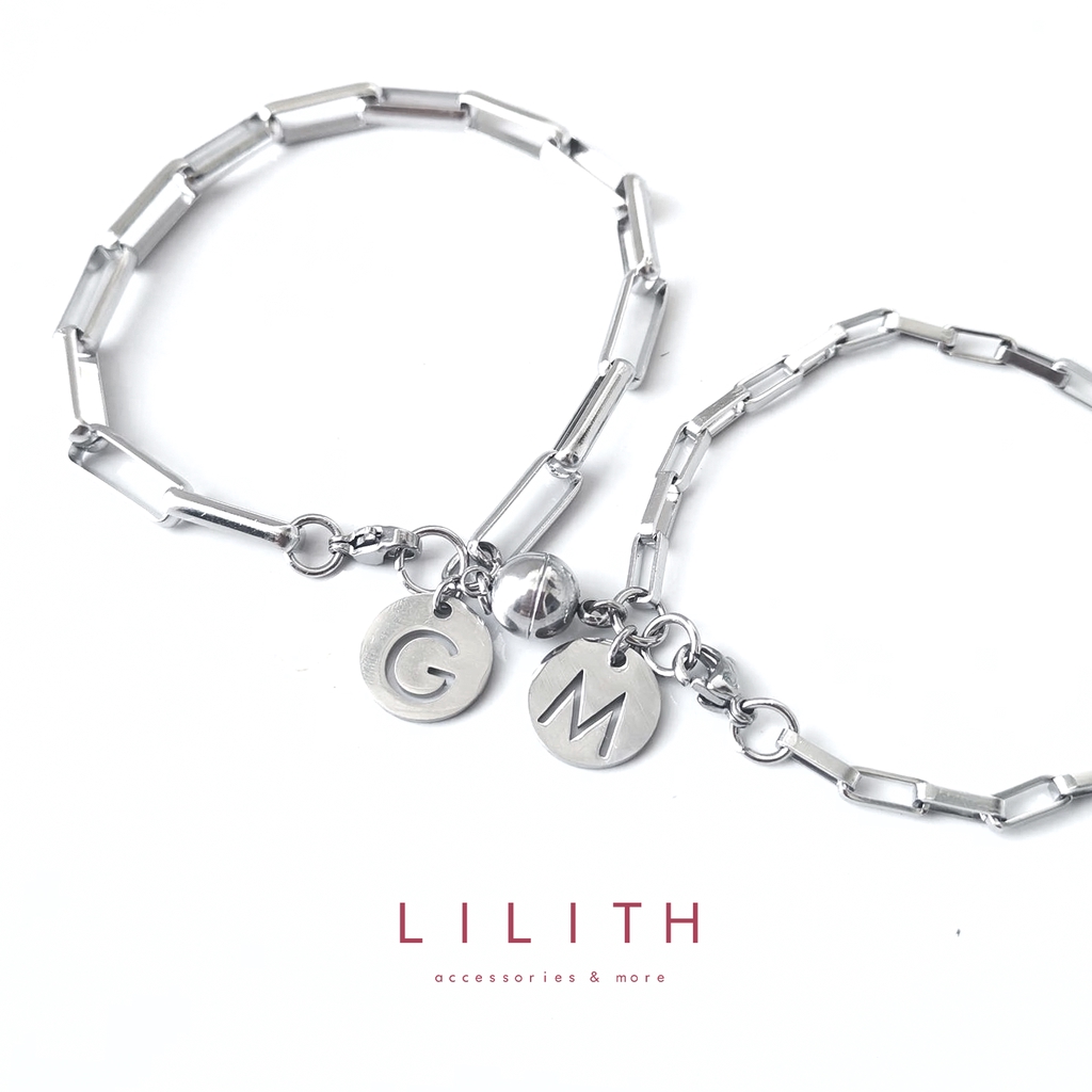 Lilith - Couple bracelet สร้อยข้อมือคู่ จี้ตัวอักษร A-Z