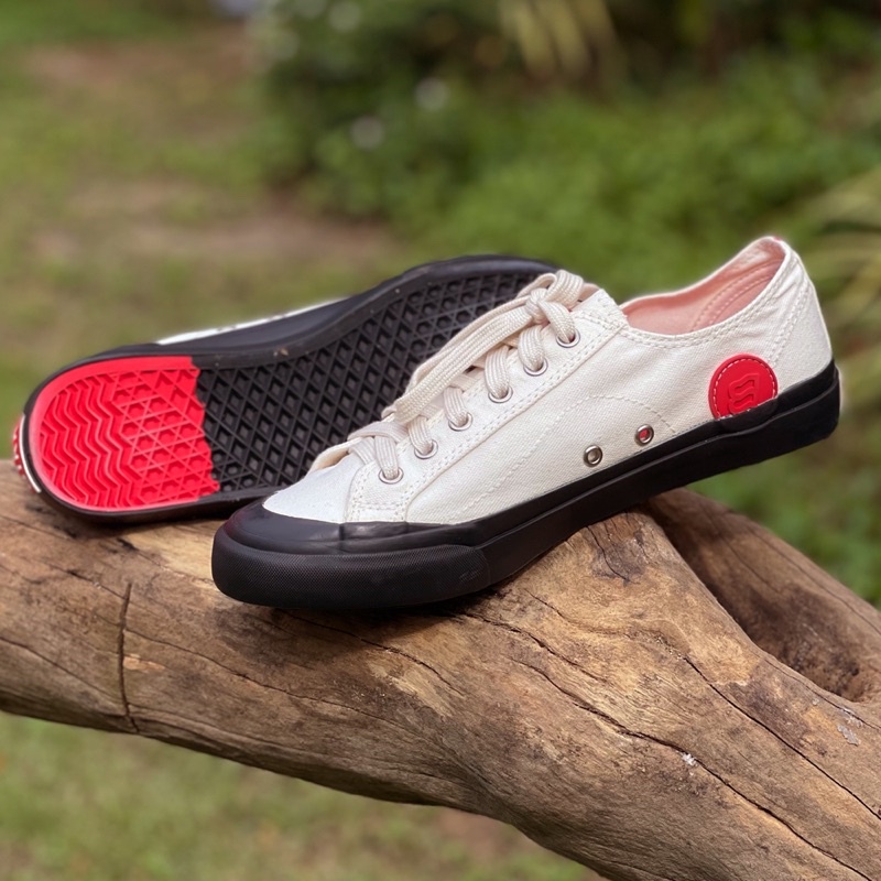 BIKK - รองเท้าผ้าใบ รุ่น 