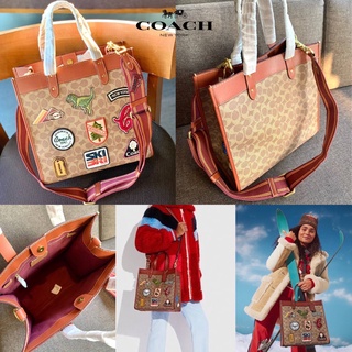 COACH FIELD TOTE IN SIGNATURE CANVAS WITH PATCHES ((C6846))