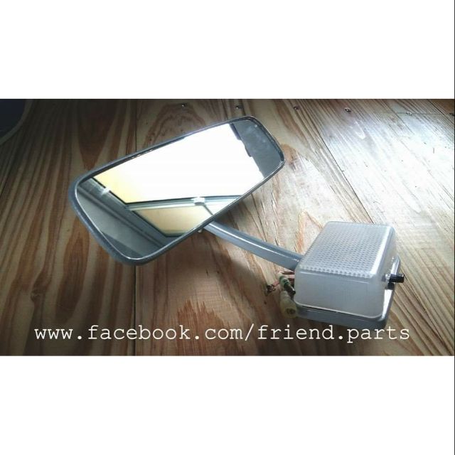 กระจกในเก๋ง แบบมีไฟ familia