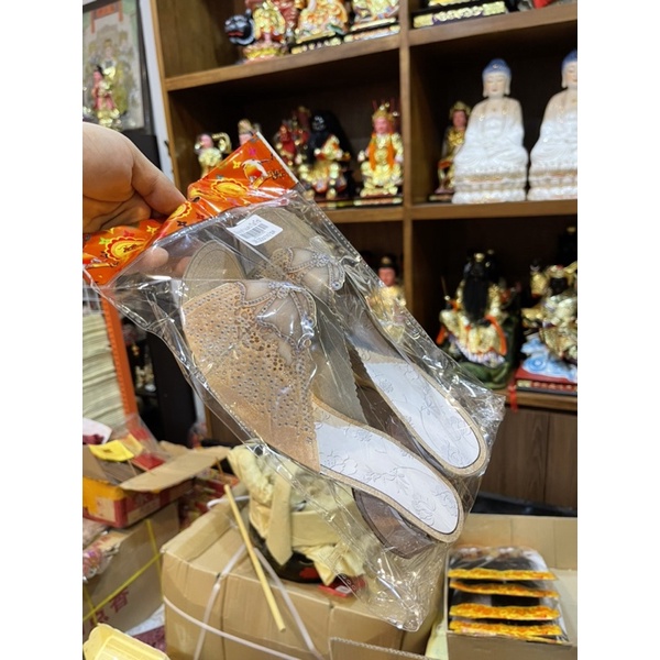 รองเท้าสตรี รองเท้าอาม่า กระดาษกงเต็ก กงเต๊ก บรรพชน บรรพบุรุษ เช็งเม้ง เชงเม้ง สารทจีน - รูปที่ 4