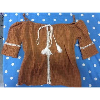 เสื้อสายเดี่ยวปาดไหล่สีน้ำตาล มือ1