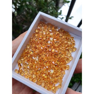 ซิทริน ( Natural Citrine ) ขนาด 5.0 mm.  สีน้ำทอง #สีเหมือนบุษราคัมเลยค่ะ #สีสวย #ไฟดี #เนื้อสะอาด (1 ชุดมี 20 เม็ดค่ะ)