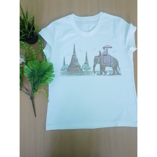 K122 เสื้อยืดผู้หญิง แต่งเพชร ลายช้างไทย Thai elephants with temple by kunibrand