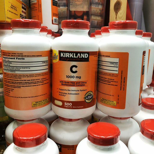 Kirkland Signature [2v18 Vitamin C 1000 mg 500 tab ถูกสุดในไทย] เพิ่มภูมิคุ้มกัน ป้องกันหวัด ขวดใหญ่ หน้าใส วิตามินซี