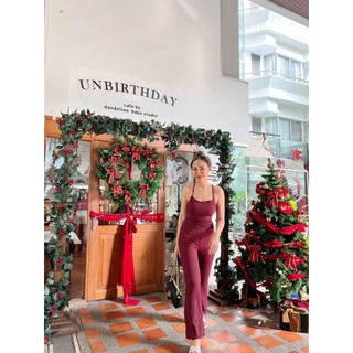 จั้มสูทขายาว ผ้ายืดตามสัดส่วน ดีเทลด้านหลัง แซ่บมากกกก ร้อยเชือกด้านหลังนะค้า