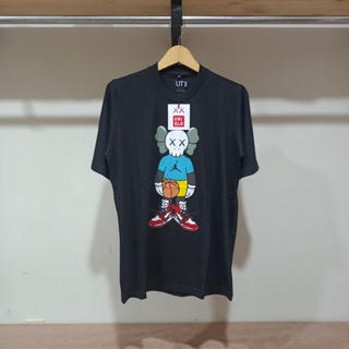 เสื้อยืด พิมพ์ลาย Kaws X Uniqlo คุณภาพพรีเมี่ยม สําหรับผู้ชาย และผู้หญิง