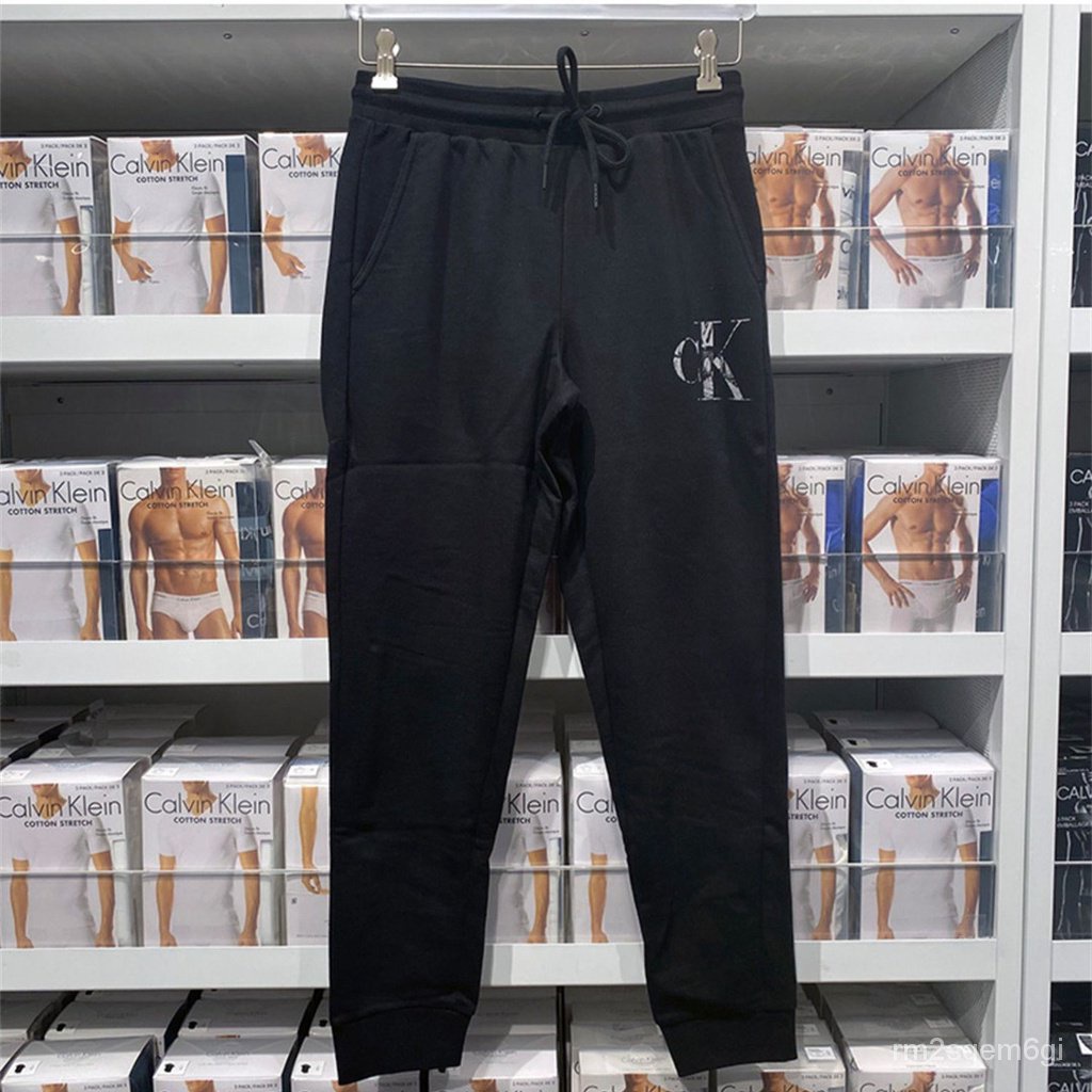 ร้านค้าเล็ก ๆ ของฉัน[615FASH150]Calvin klein Jeans Joggers กางเกงขายาวชาย CKกางเกงกีฬาขายาว กางเกงวอร์มขายาว  ผ้าCottonส