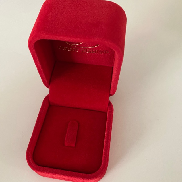 กล่องใส่แหวน Regent Diamond สีแดง