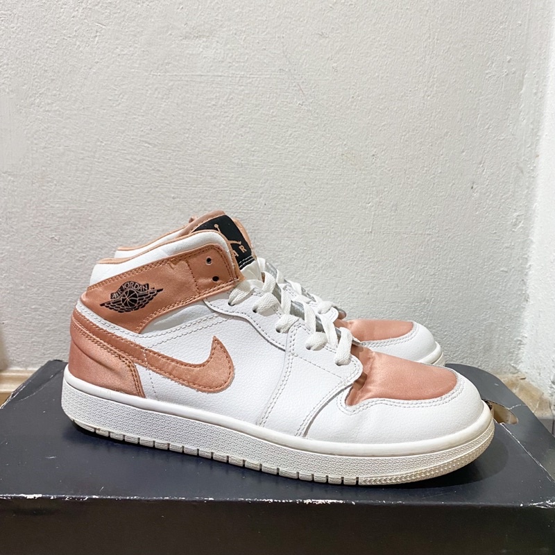 Jordan1 high rosegold 39/24.5 มือสอง