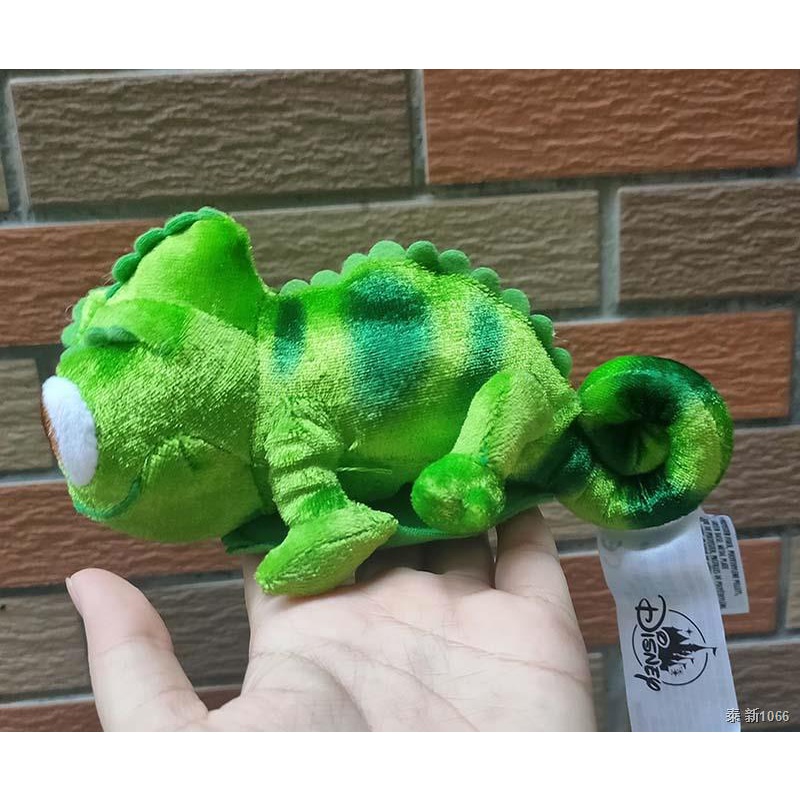 Disney Parks Tangled Pascal Shoulder Pal Magnet Magnetic Plush Toy Rapunzel Shopee Thailand