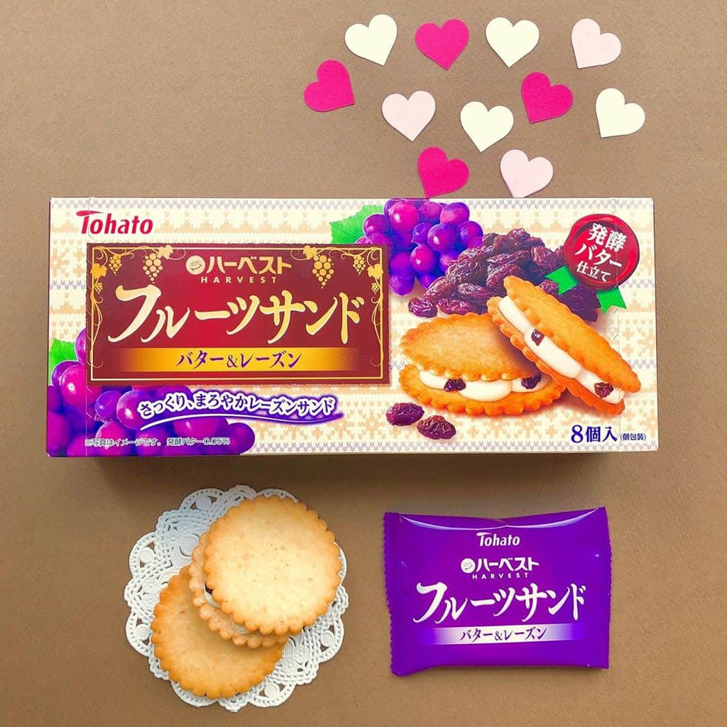 Tohato Harvest Fruit Sand Raisins and Butter8pcs บิสกิต แผ่นบางไส้ครีมบัตเตอร์และลูกเกด บีสกิต จากญี