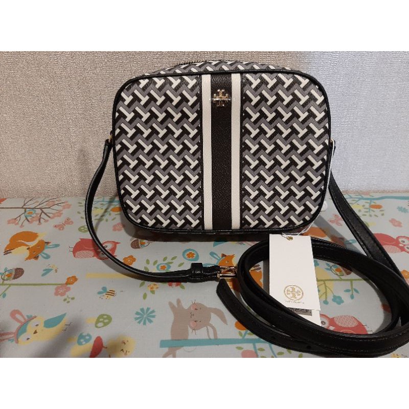Tory burch แท้ ???? T ZAG crossbody กระเป๋าสะพายครอสบอดี้ สี ดำ ลาย T