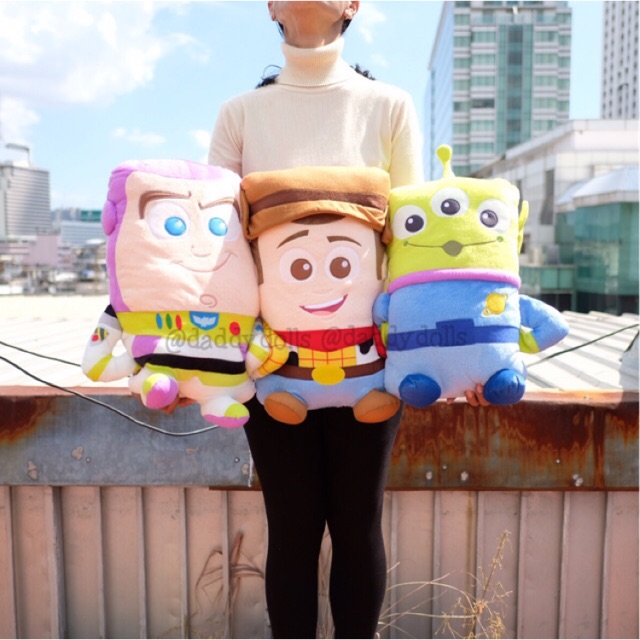 หมอนอิง Woody วู้ดดี้ & Buzz Lightyear บัสไลท์เยียร์ & Little Greenman กรีนแมน Kawaii ท่านั่งเท้าเอว 15นิ้ว