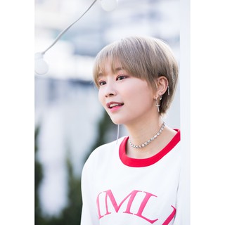 โปสเตอร์ Hyebin ฮเยบิน MOMOLAND โมโมแลนด์ Poster Korean Girl Group เกิร์ล กรุ๊ป เกาหลี K-pop kpop รูปภาพ Music ของขวัญ