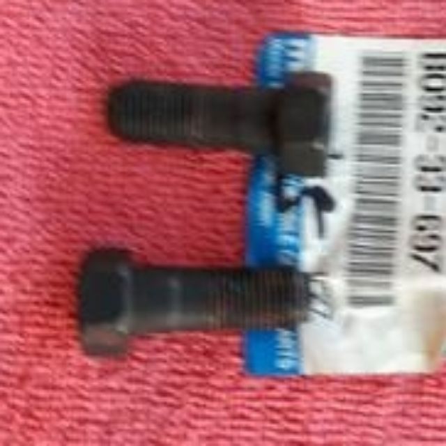 สกรูยึดดิสเบรคหน้าแท้ MAZDA  323  GLX-LX  ปี85-87  ราคาคู่ละ 250฿โทร0972343670