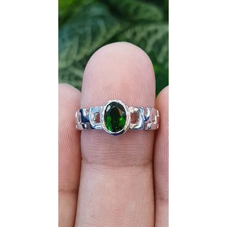 แหวนกรีนโครม ไดออฟไซด์ (Green Chrome Diopside) ตัวเรือนเงิน ชุบทองคำขาว/โรเดียม