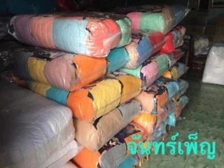 เศษผ้าเย็บวนคละสี 10*10 นิ้ว โลละ25บาท