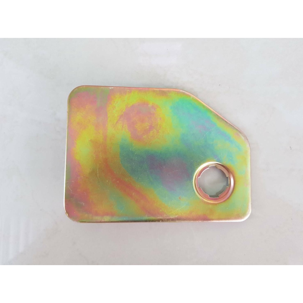 ฝาปิดถังน้ำมันอันนอก ISUZU TFR ปี1991-1995 (รุ่นมีรูกุญแจ) อันละ200บาท