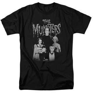 [100% Cotton] ขายดี เสื้อยืดลําลอง แขนสั้น พิมพ์ลาย The Munsters Family Portrait สีดํา สําหรับผู้ชาย GFonpn46OGdpko07