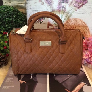 กระเป๋า Mango Quilted bowling bag