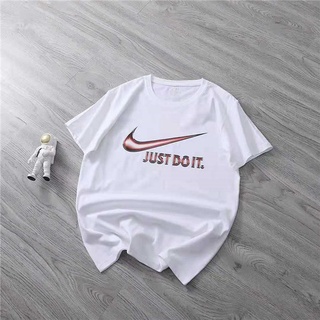 [COD]Nike เสื้อยืดแขนสั้น คอกลม ผ้าฝ้าย 100% พิมพ์ลาย ทรงหลวม สไตล์คลาสสิก เรียบง่าย สําหรับผู้ใหญ่ ทุกเพศ Xs-3Xl GNakkh