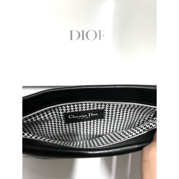กระเป๋าใส่เครื่องสำอางค์ Dior New Look Pouch Limited Edition (มีรอยบุบ รอยยับ) แท้💯