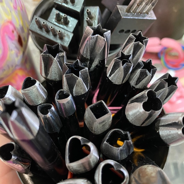 ตัวตอกdiy มีหลายลาย. งานไทยใช้ทนทาน ราคาต่อแท่ง ส่งทันที