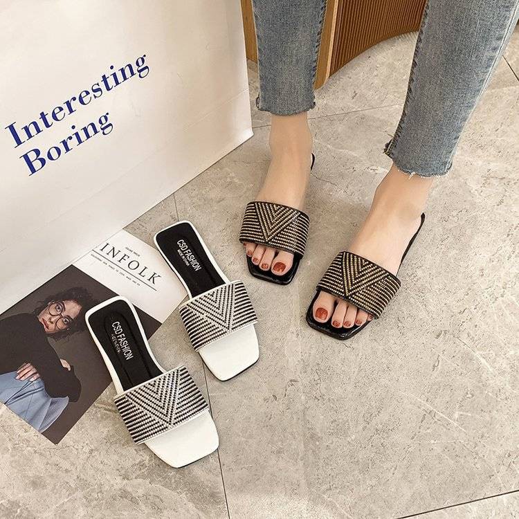 รองเท้าแตะแบบสวมส้นแบนสไตล์เกาหลีแฟชั่นสำหรับผู้หญิง  2VV