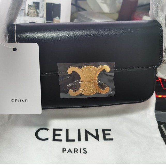 02021 ใหม่ Lisa Same TRIOMPHE Series SHOULDER BAG IN TRIOMPHE CANVAS และ CALFSKIN - 20 X 10 X 4 CM