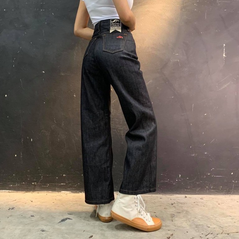 LS001 กางเกงยีนส์ผู้หญิง เอวสูงขาบาน ผ้ายีนส์ดิบ (Gasoline & Garage) ปั๊มน้ำมันแก๊สโซลีน (SUP TWO)