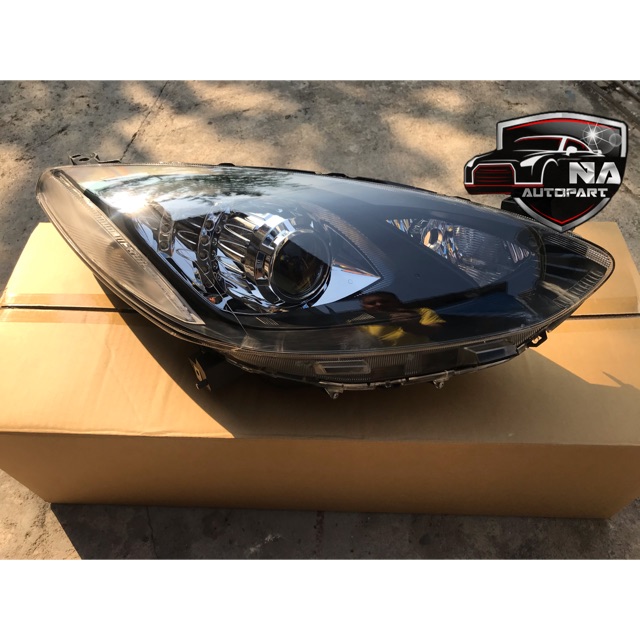 ไฟหน้ามาสด้า2 Mazda2