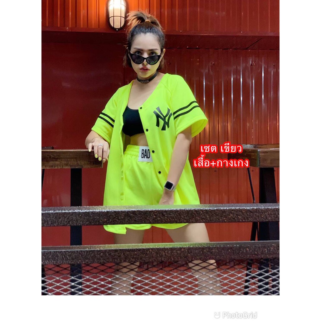 #New YORK เสื้อเบสบอลตัวยาว​ สีนีออนสะท้อนแสงค่า #Street everyday look ชิวๆ ตัวละ 399฿ #ราคา แยก
