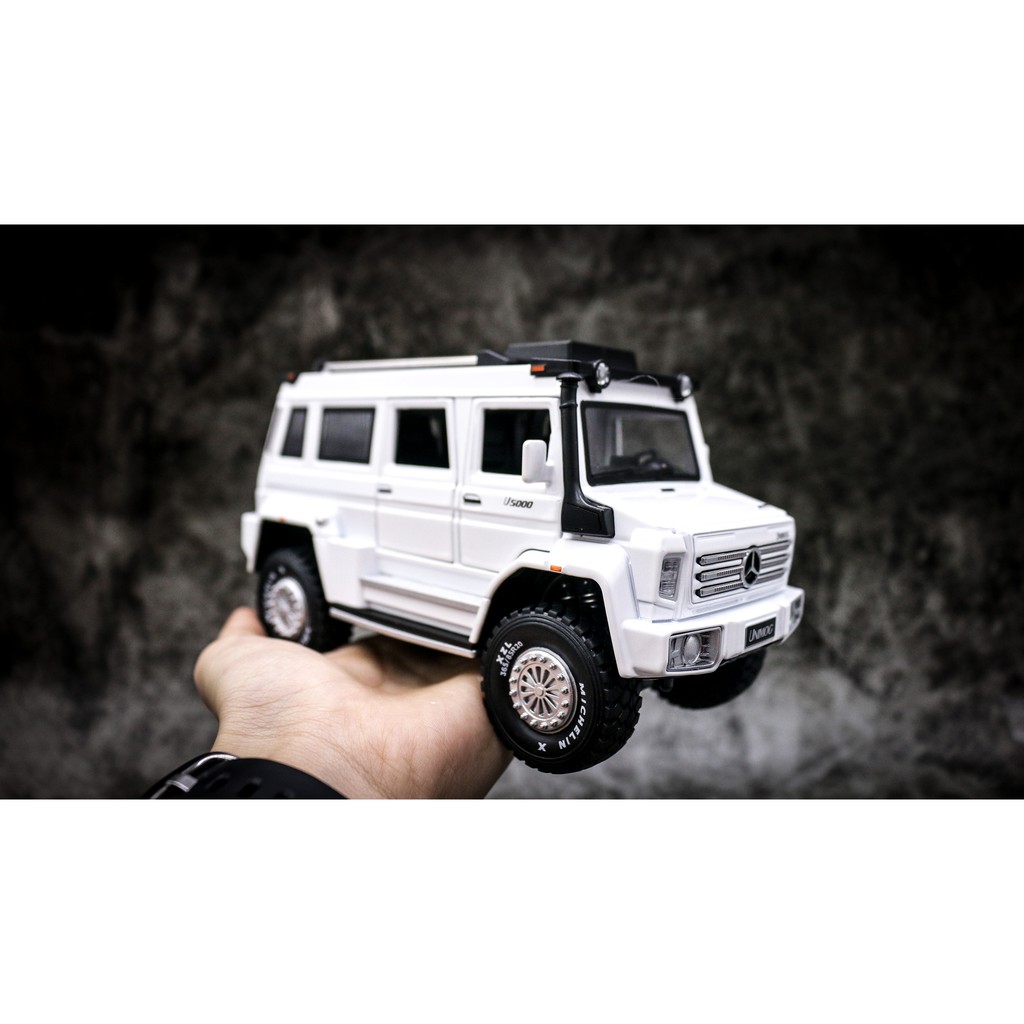 MERCEDES-BENZ UNIMOG U5000 สีขาว 1:28 โลหะผสม 7138