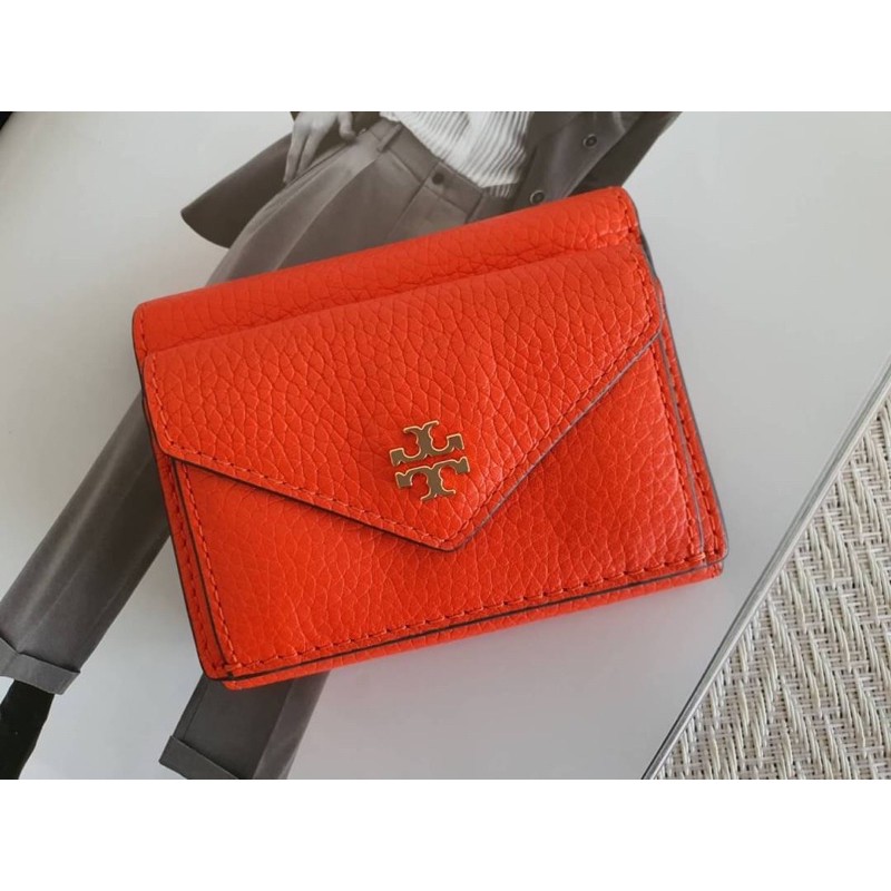 (ผ่อน0%) กระเป๋าสตางค์ Tory Burch Carter Micro Wallet 71624 สีแดง ใบสั้น poppy red