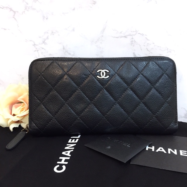 Chanel Classic Zippy caviar wallet holo147