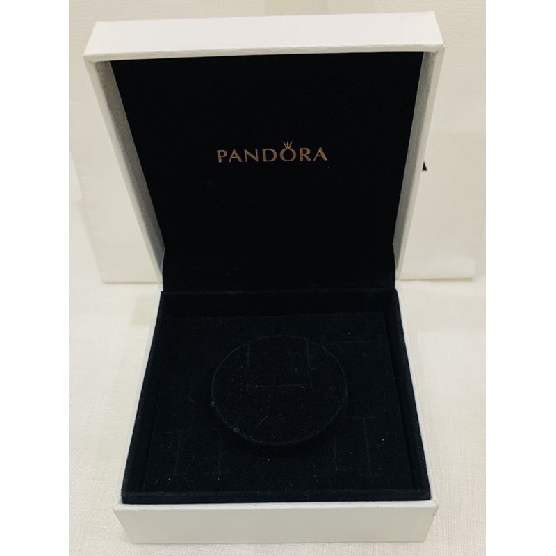 สายรัดข้อมือ สายคล้อง Pandora bracelet white box กล่องกำไล แท้100%