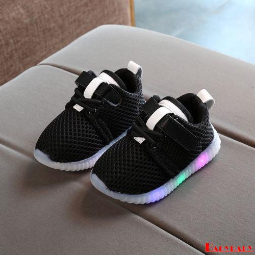 รองเท้าผ้าใบมีไฟ LED สำหรับเด็กวัยหัดเดิน