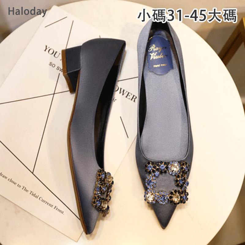ไซส์ใหญ่ (31-45) พลอยเทียม สแควร์หัวเข็มขัดชี้ นิ้วเท้า ส้นหนารองเท้าแต่งงานผ้าไหมแท้ซาตินสีแดงกลางส้นสูงปากตื้นสบายรองเท้าเดียวผู้หญิงขนาดใหญ่ 45 44 43 พนักงานออฟฟิศเจ้
