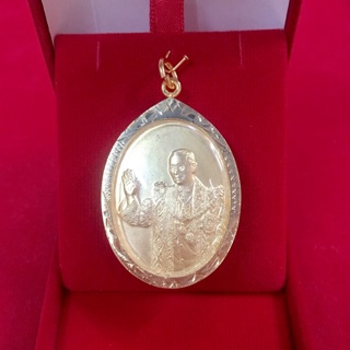 เหรียญที่ระลึก ร.๙ ขนาด 5x3 cm