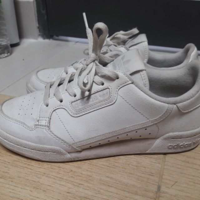 (ส่งฟรี)(มือสอง) รองเท้า adidas continental 80 j 38/24 รองเท้าผ้าใบสีขาว ใส่ไปเรียน