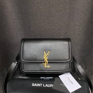 SAINT LAURENT YSL LOGO PLAQUE SHOULDER BAG IN BLACK กระเป๋าสะพายข้าง แบรนด์อีฟแซง โลรองต์ วายเอสแอล ทอง หนังแท้ สีดำ