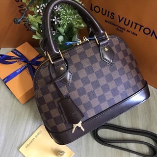 Louis Vuitton Alma BB ขนาด 10”