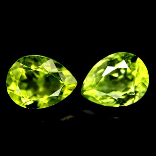 พลอยเพอริโดแท้ (Peridot) 3.20 กะรัต 2 ชิ้น (16155)