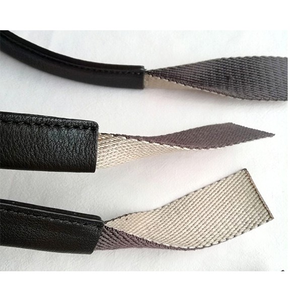 หูกระเป๋าผ้าไนลอนบุหนังแท้ด้านบน ขนาด 43 x 2.5 ซม. ราคาคู่ละ