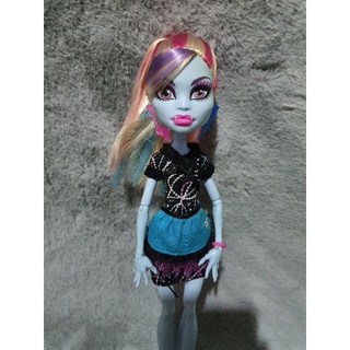 **มือสอง** Used Monster high มือสอง ของแท้ ผมยุ่ง ได้อุปกรณ์ตามภาพ ขนาดประมาณ 12 นิ้ว