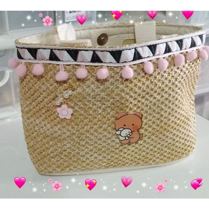 กระเป๋าสานถือ เข็มกลัดคนท้อง พร้อมส่ง