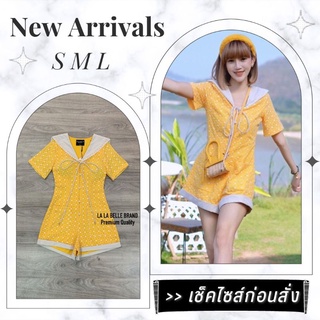 🧧จัดส่งฟรี🧧จั๊มสูทขาสั้น Jumpsuit ชุดจั๊มขาสั้น จั๊มสูทสั้นผู้หญิง จั๊มสูทน่ารัก จั้มสูทลูกไม้ จั๊มสูทสีเหลืองงานป้าย